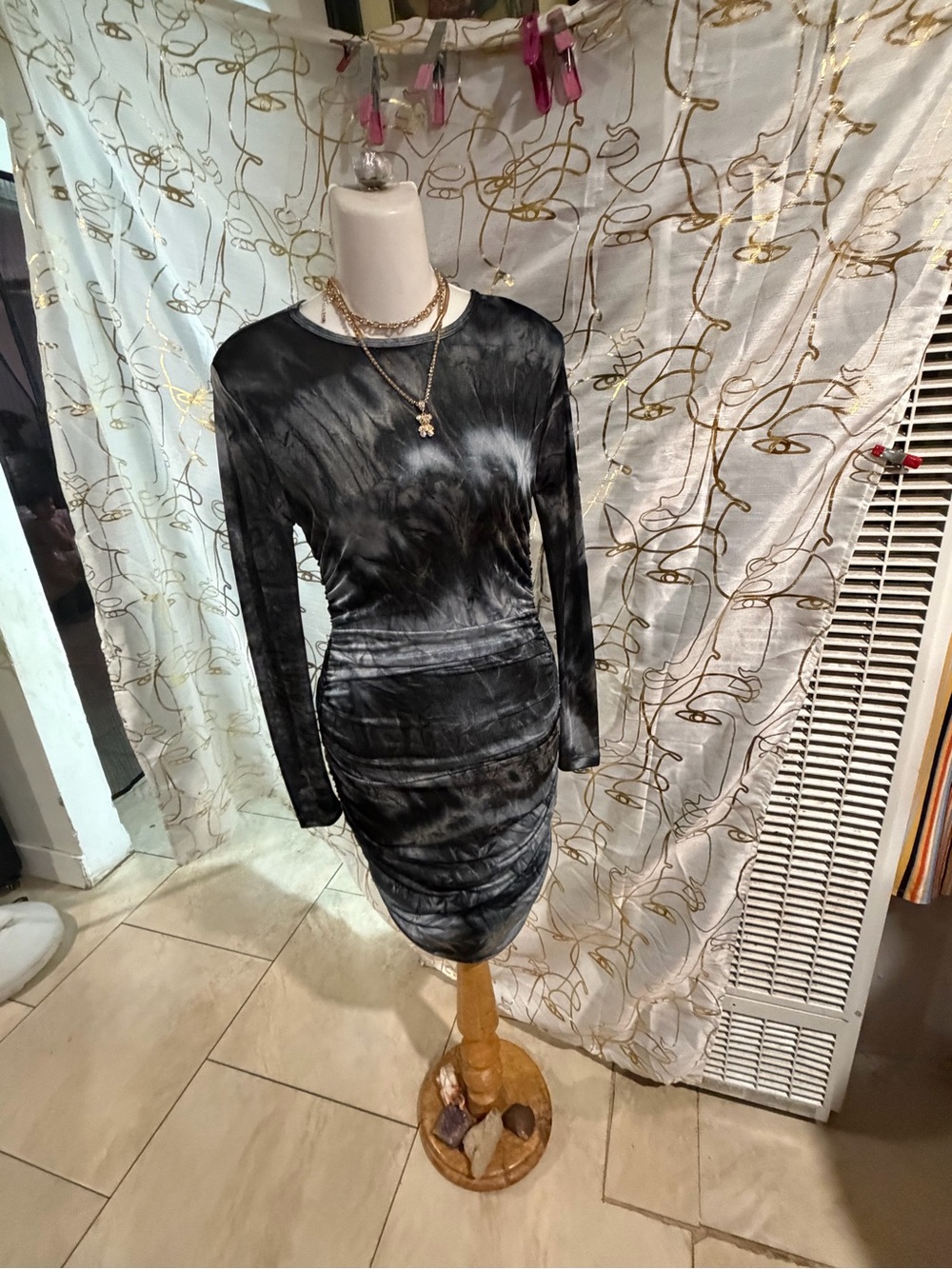 JLUXLABEL Black Tie-Dye Long Sleeve Ruched Midi Dress